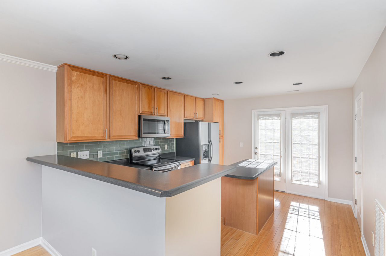 9807 Layla Ave - Photo 4 of 16