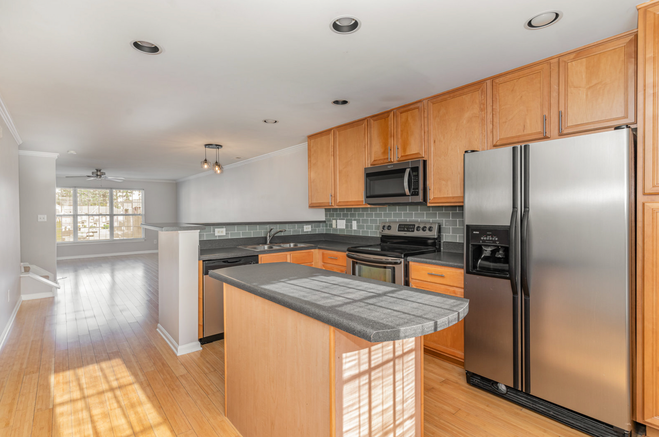 9807 Layla Ave - Photo 5 of 16