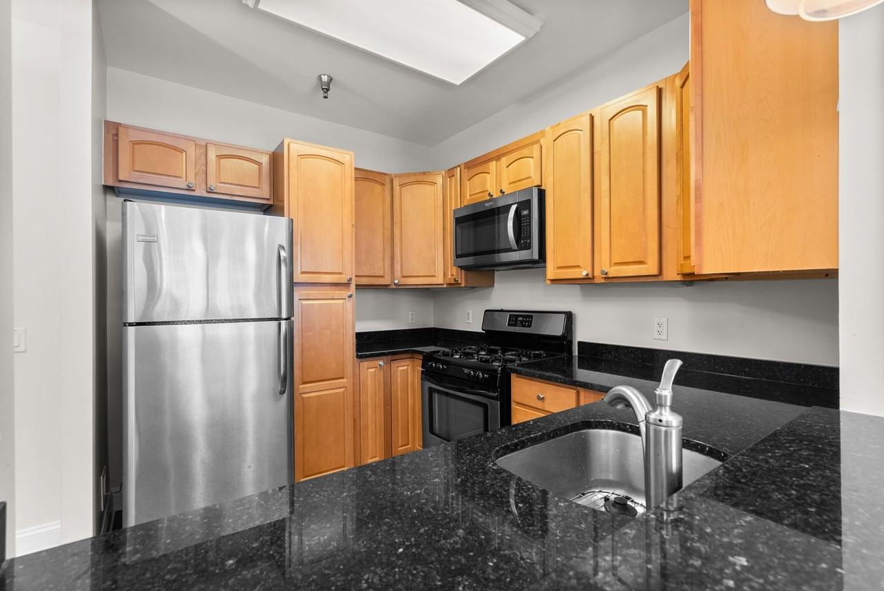 38 Maryland Ave #324 - Photo 5 of 27