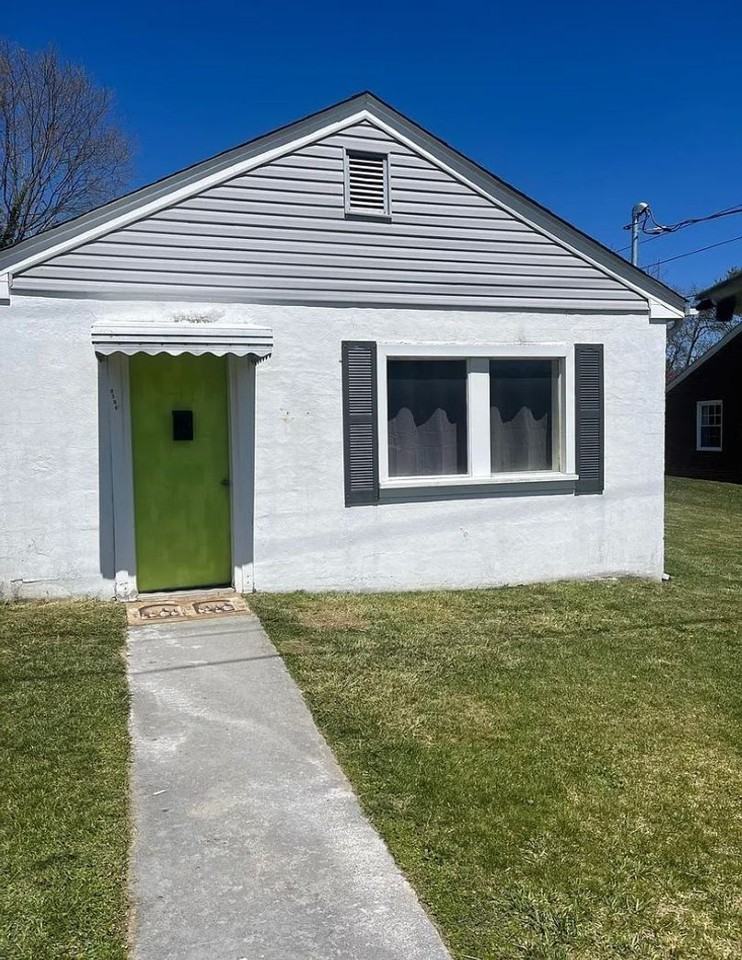 1613 Newton St - Photo 2 of 15