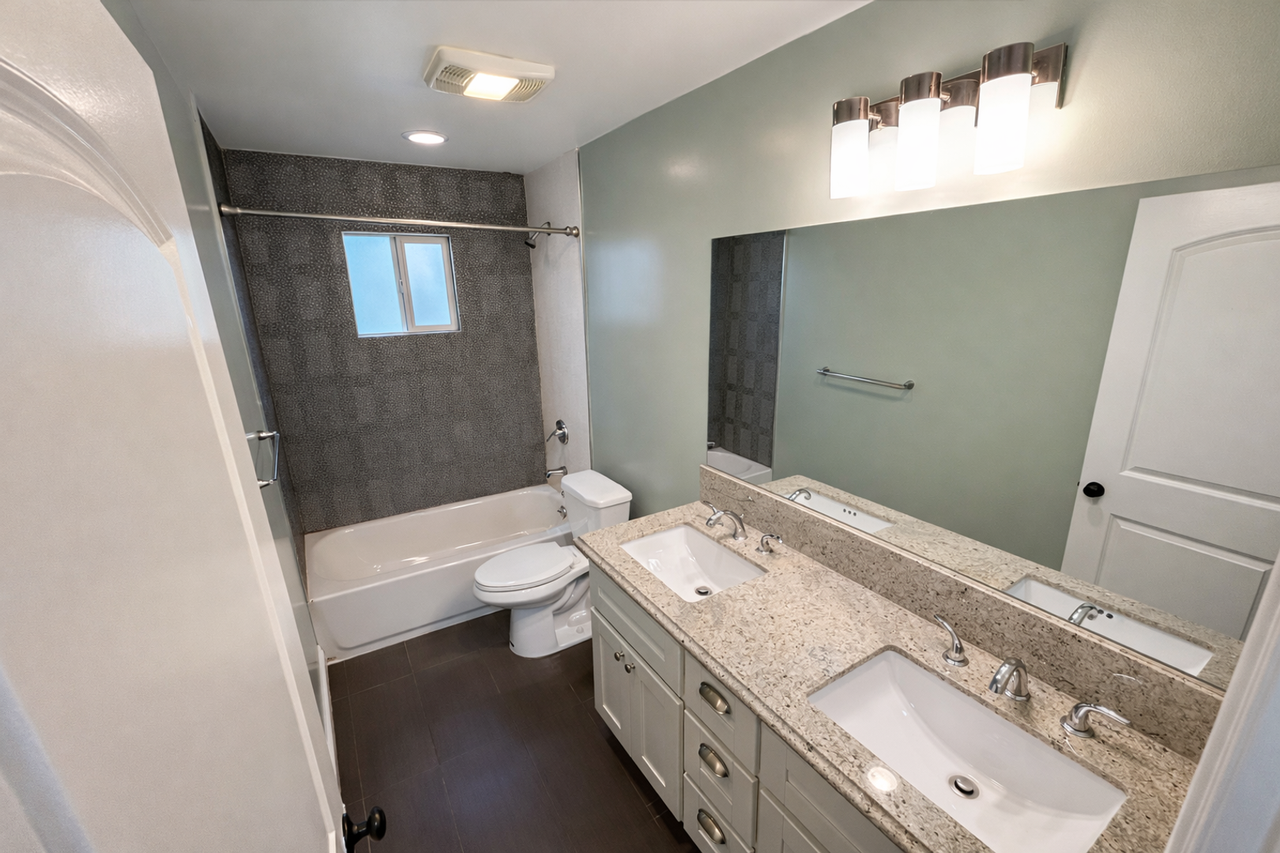 7817 Nagle Ave - Photo 6 of 30