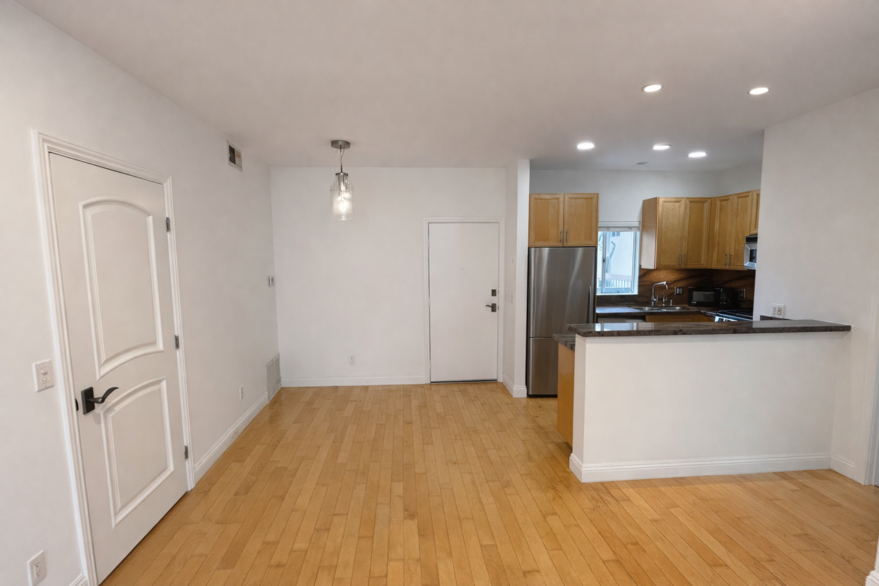 2263 Fox Hills Dr - Photo 2 of 22