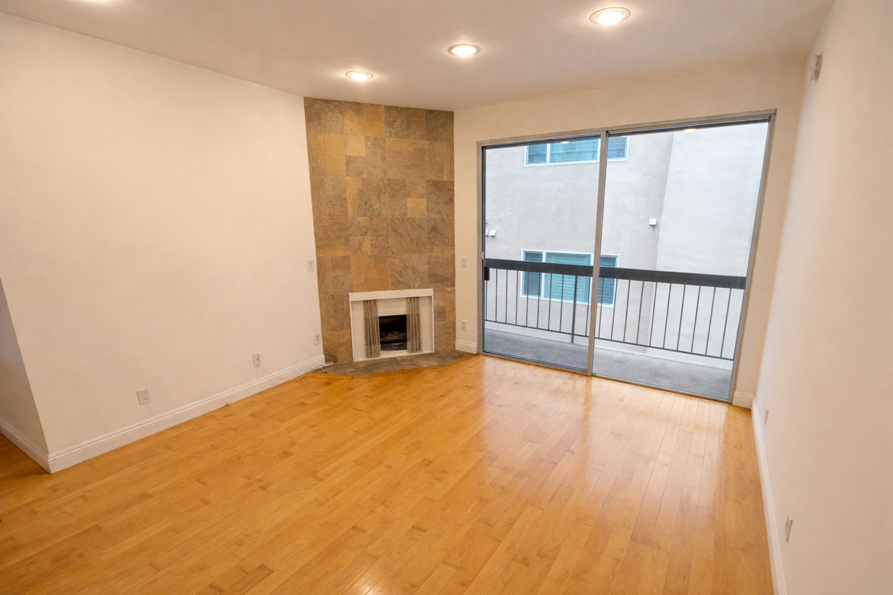 2263 Fox Hills Dr - Photo 5 of 22