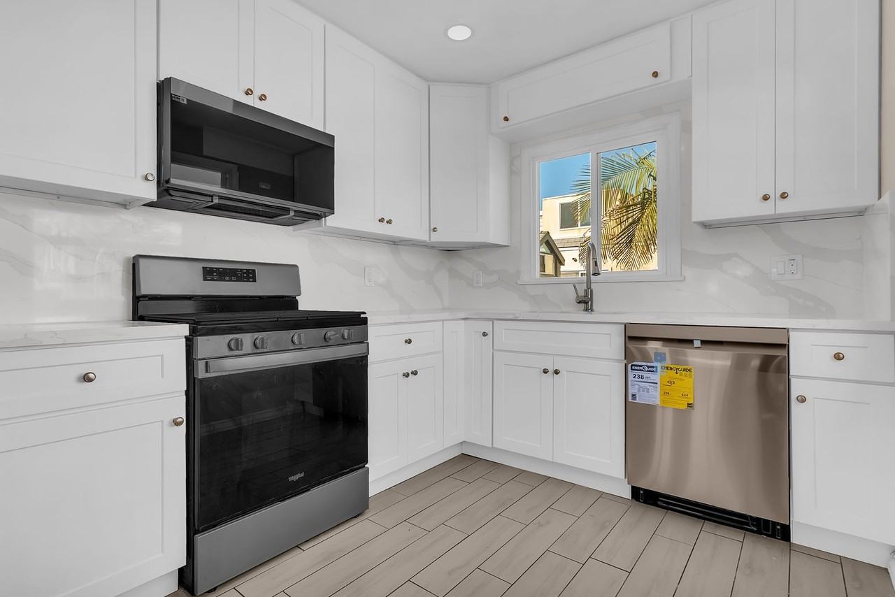 16865 Bayview Dr - Photo 6 of 27