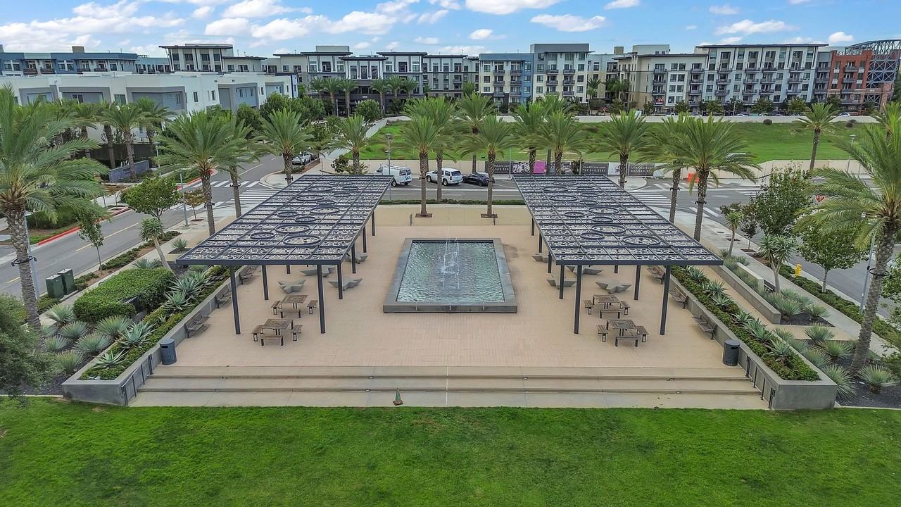 1879 Union St - Photo 4 of 30