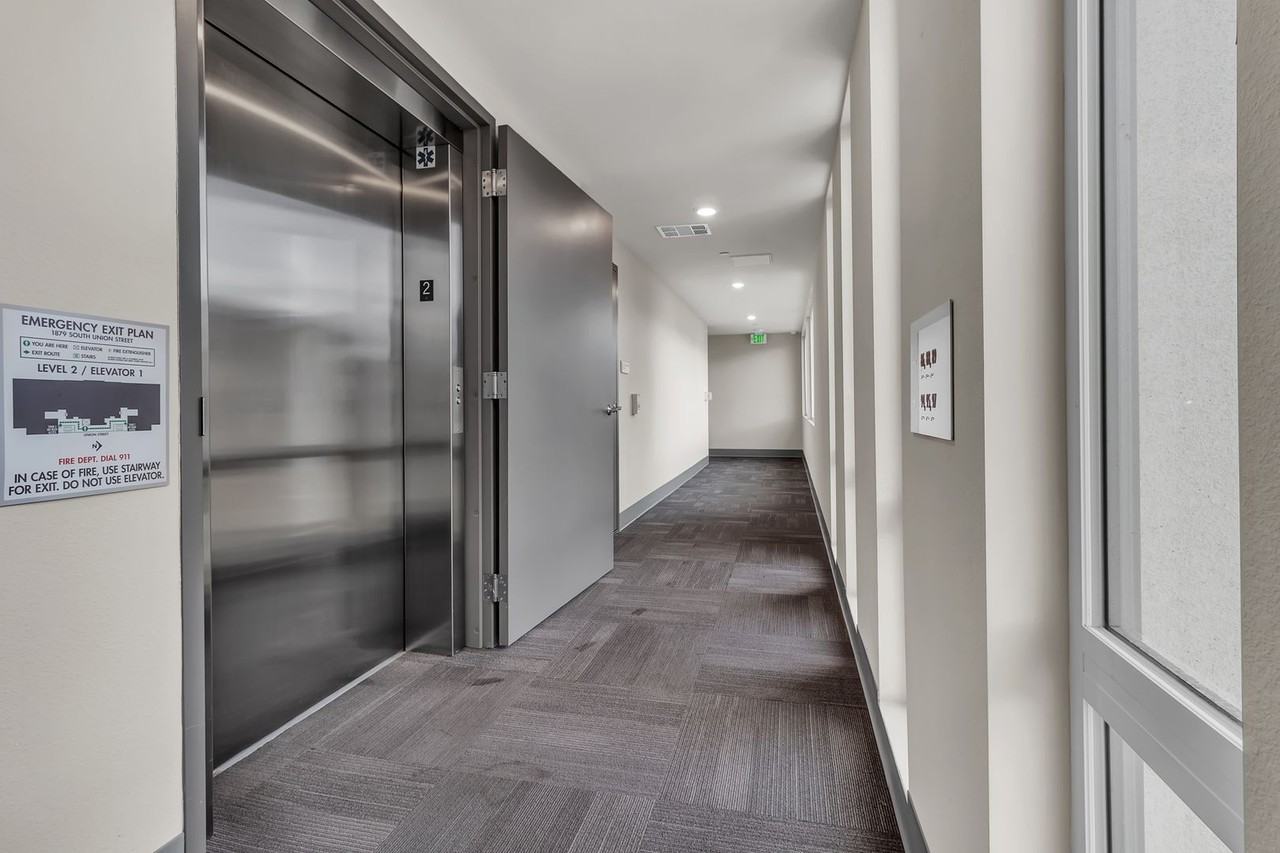 1879 Union St - Photo 5 of 30