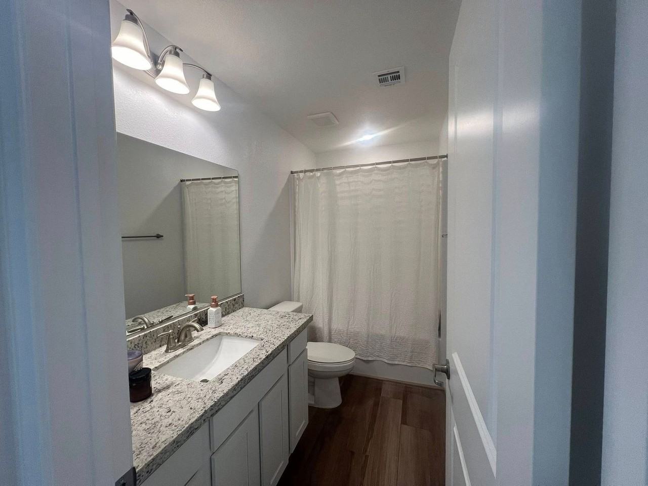 854 Benning St - Photo 7 of 9