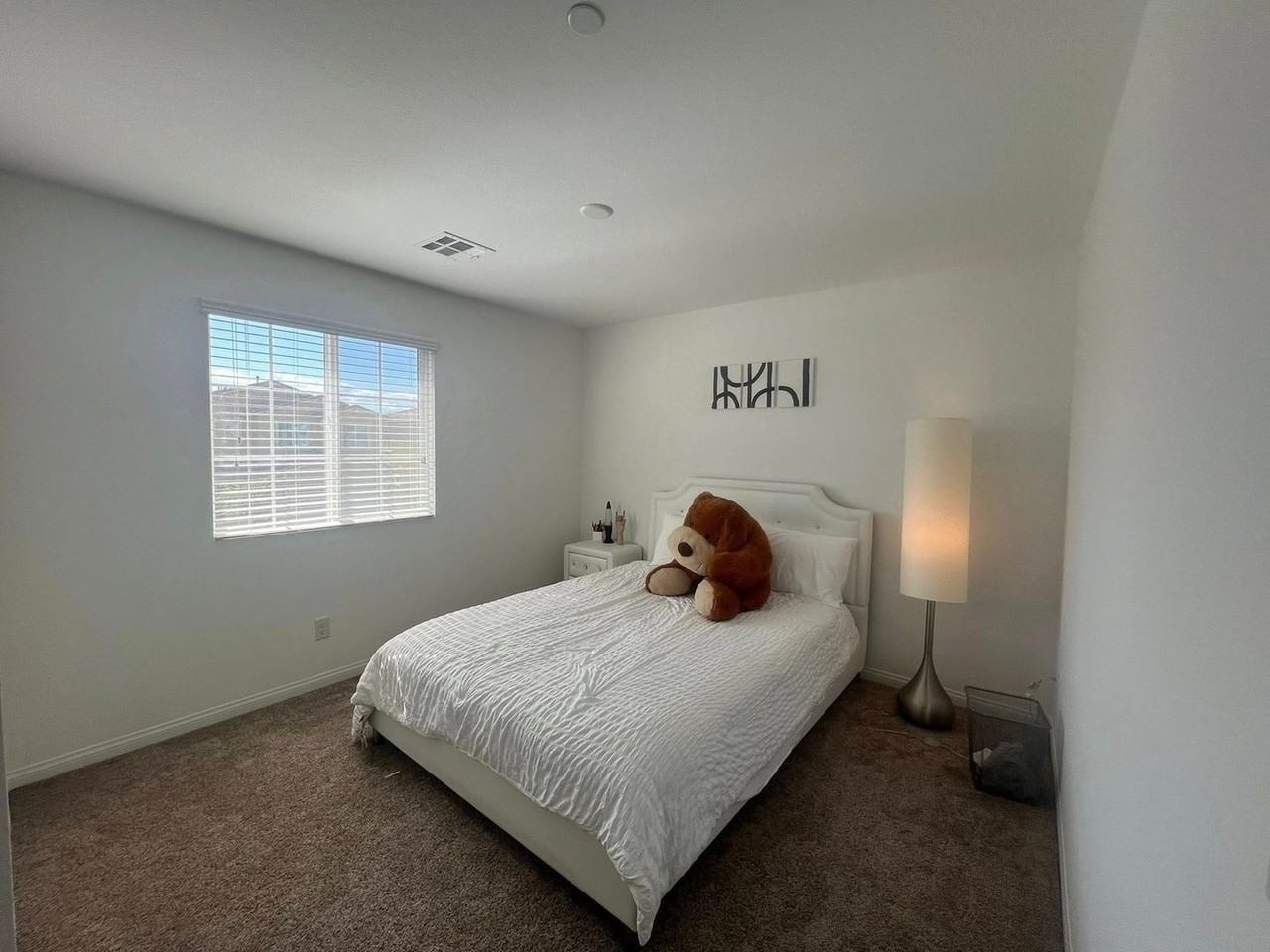 854 Benning St - Photo 5 of 9