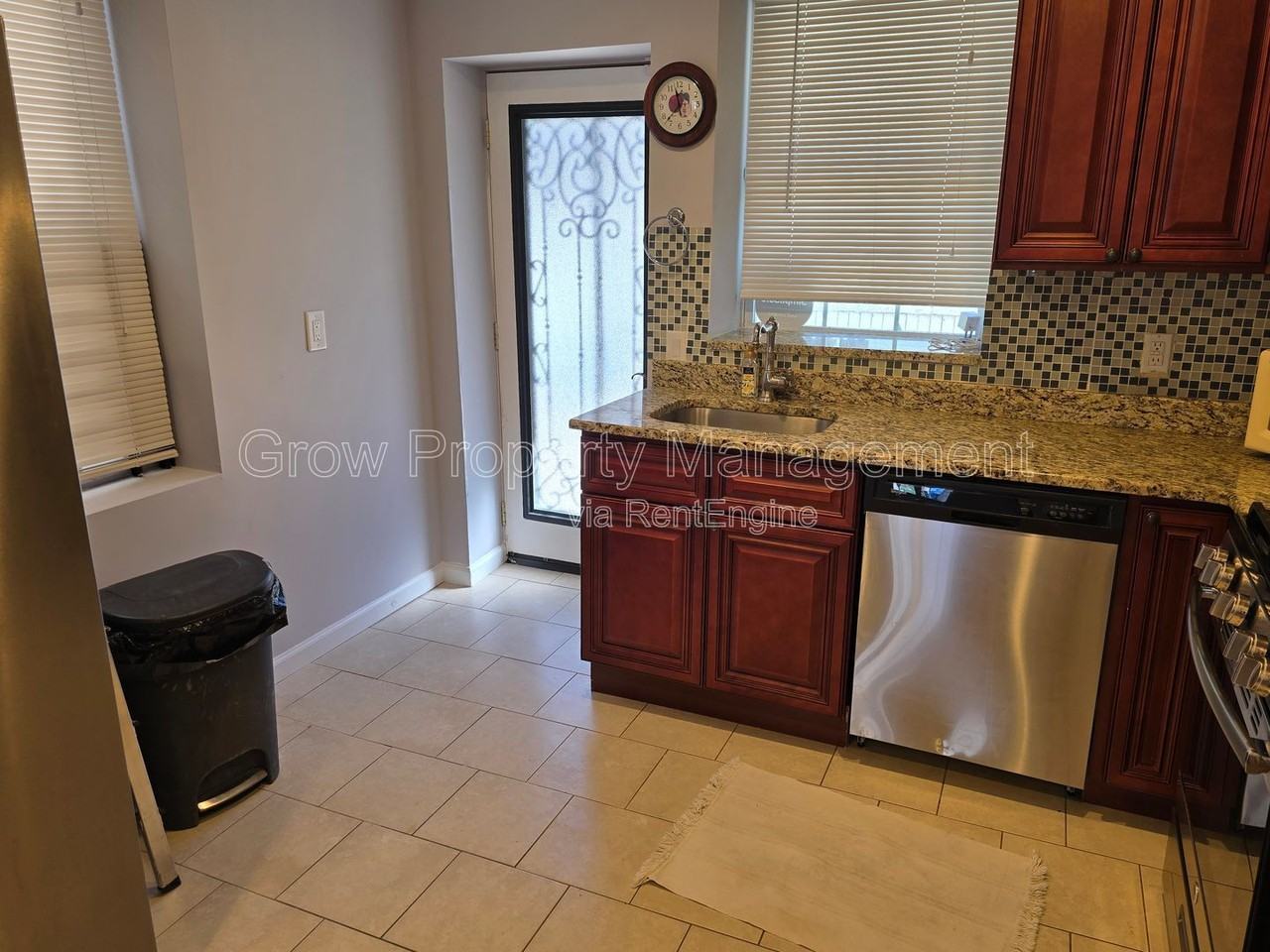 1649 S Bailey St - Photo 6 of 34