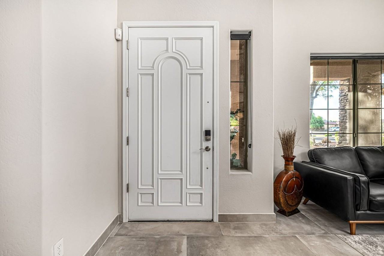 5211 N 193rd Ave - Photo 7 of 50