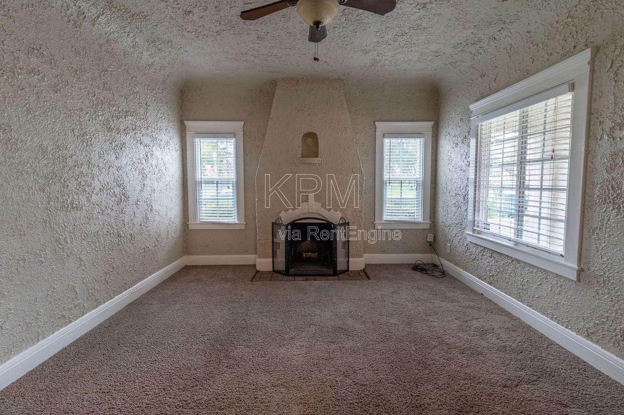 1428 Picardy Dr - Photo 4 of 19