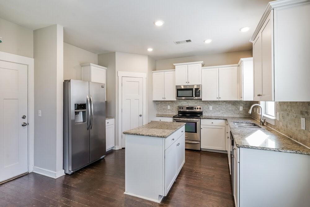 2032 Hamilton Hill Dr - Photo 6 of 17