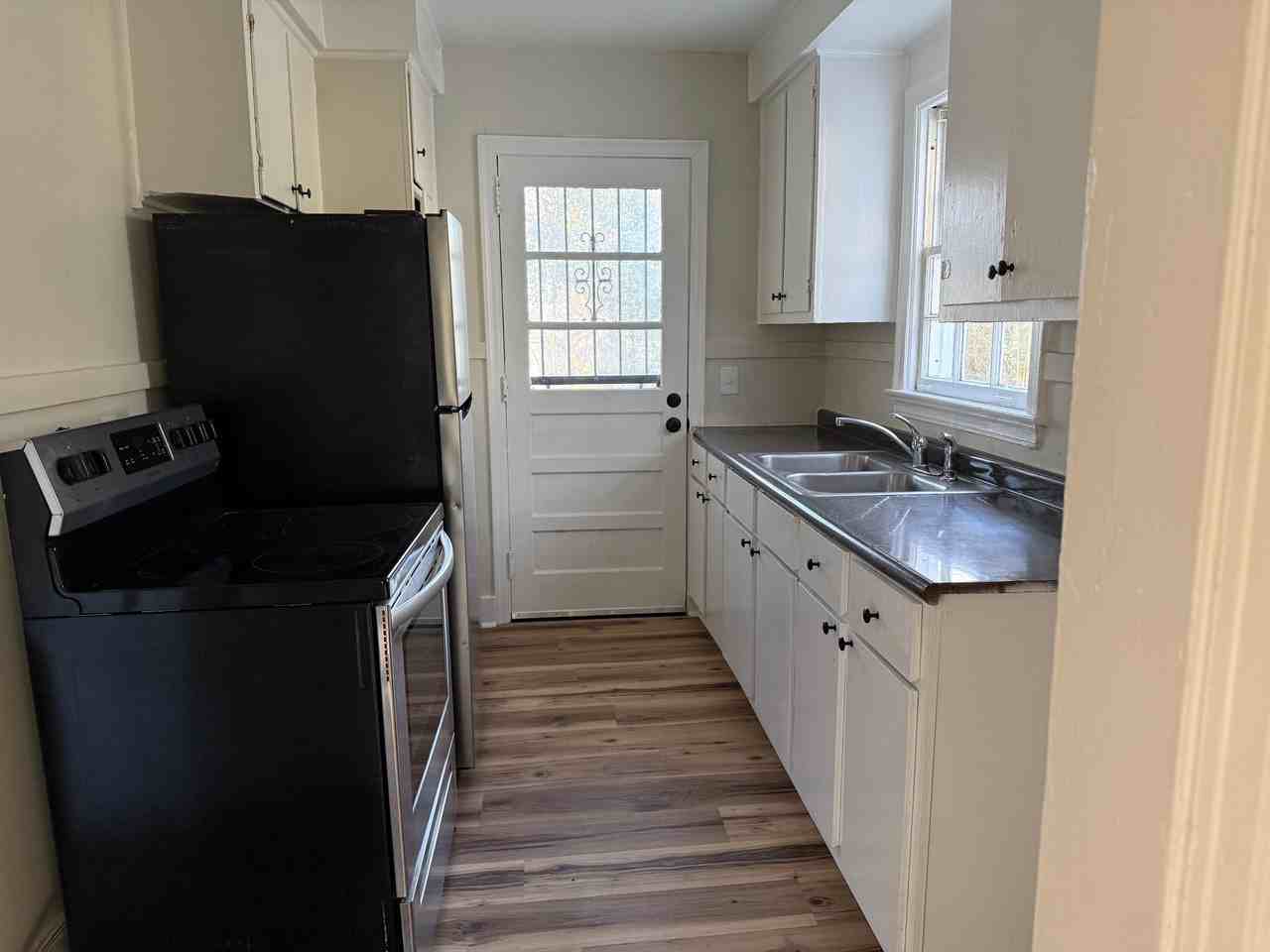 562 Woodbury Rd - Photo 7 of 24