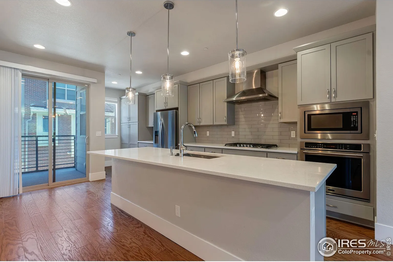 529 Promenade Dr - Photo 2 of 31