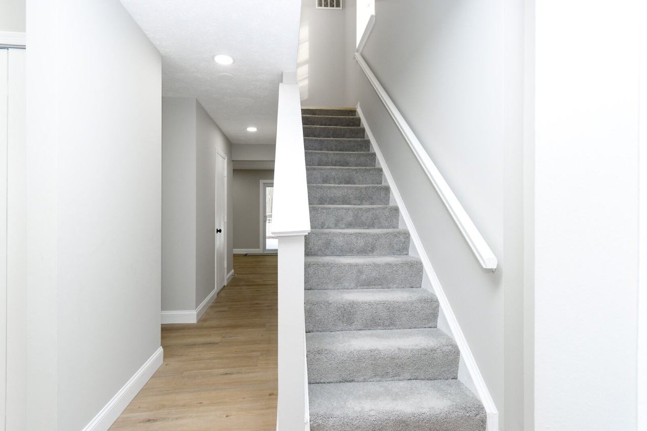 313 Mews Ct - Photo 3 of 25