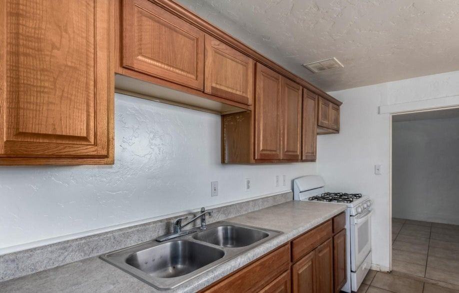 4032 E Dryden Ln ##1 - Photo 3 of 12