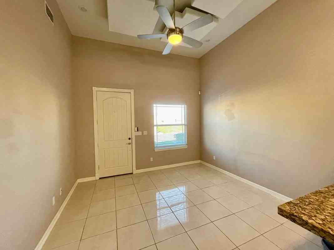 3120 Regal Dr ##B - Photo 6 of 17