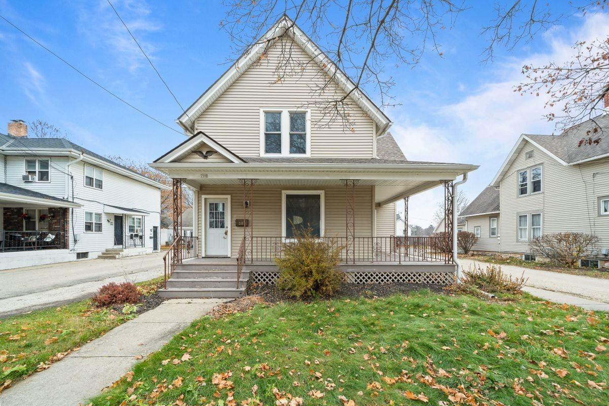 208 W Chestnut St - Photo 2 of 3