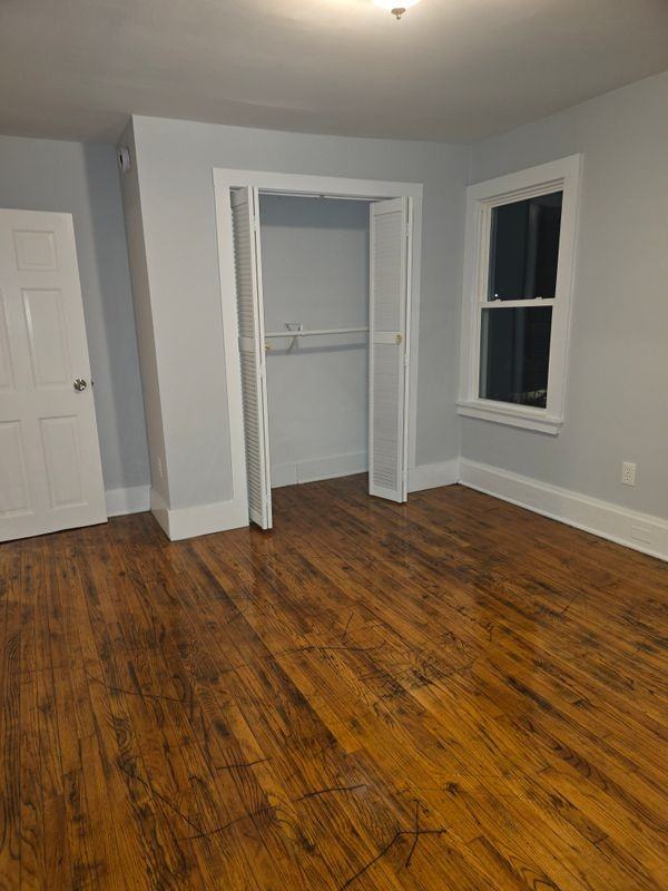 216 Vauxhall St - Photo 2 of 6