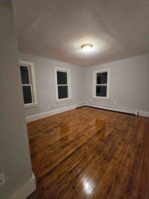 216 Vauxhall St - Photo 3 of 6