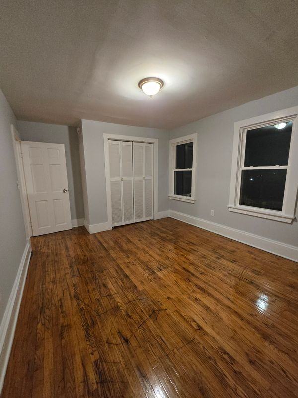 216 Vauxhall St - Photo 4 of 6