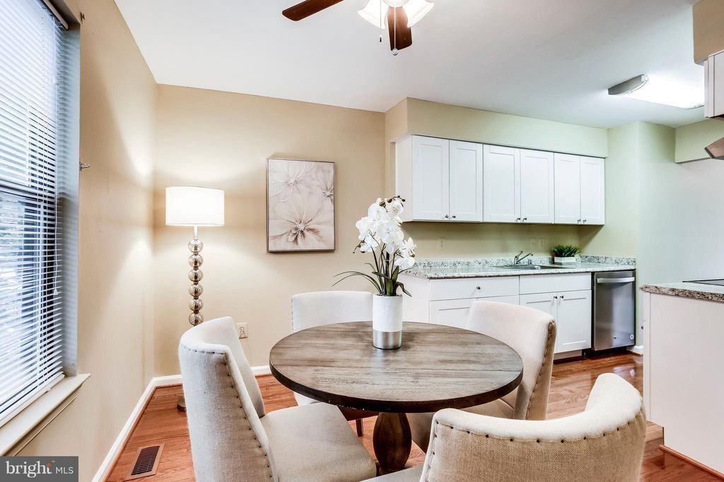 939 Barton Oaks Pl - Photo 6 of 24