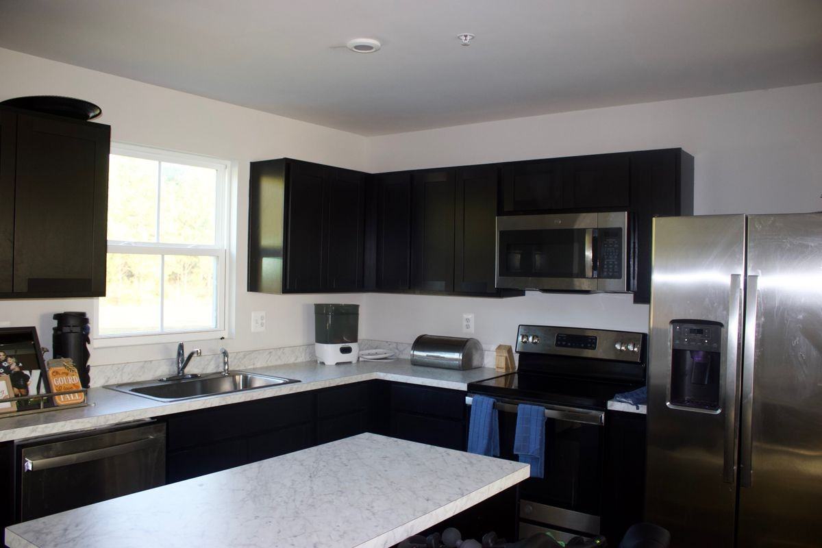 110 Mariners Way - Photo 6 of 8