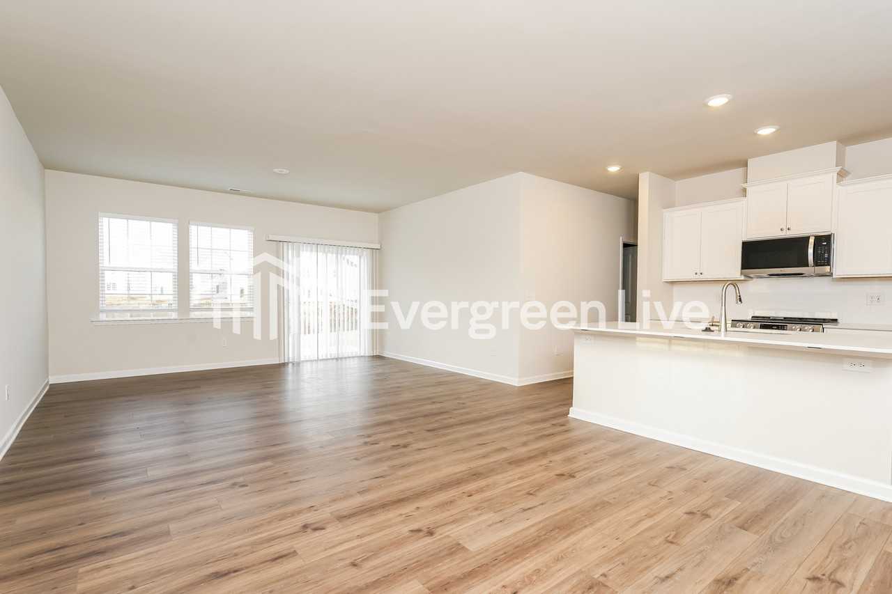 811 Pear Blossom Ct - Photo 5 of 15