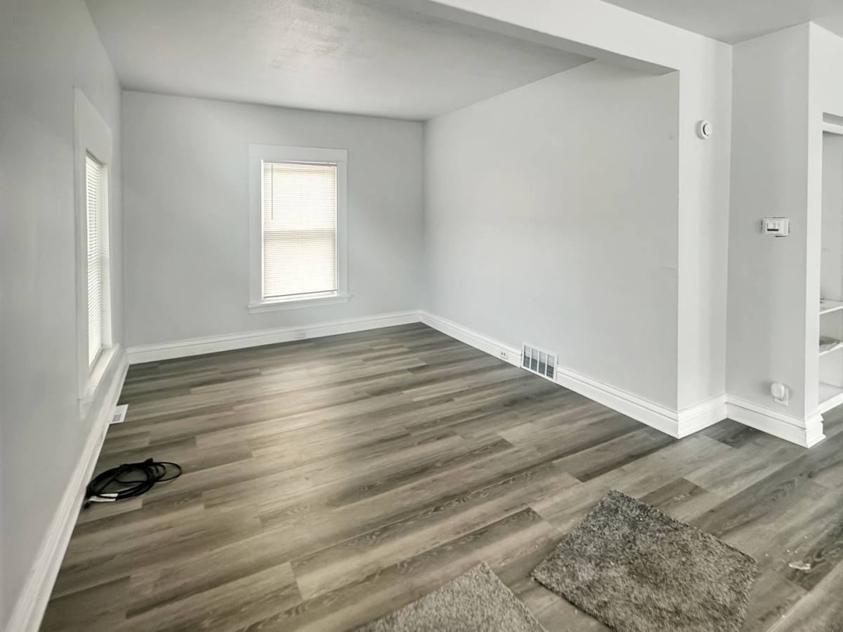 1068 Godfrey Ave Sw - Photo 3 of 10