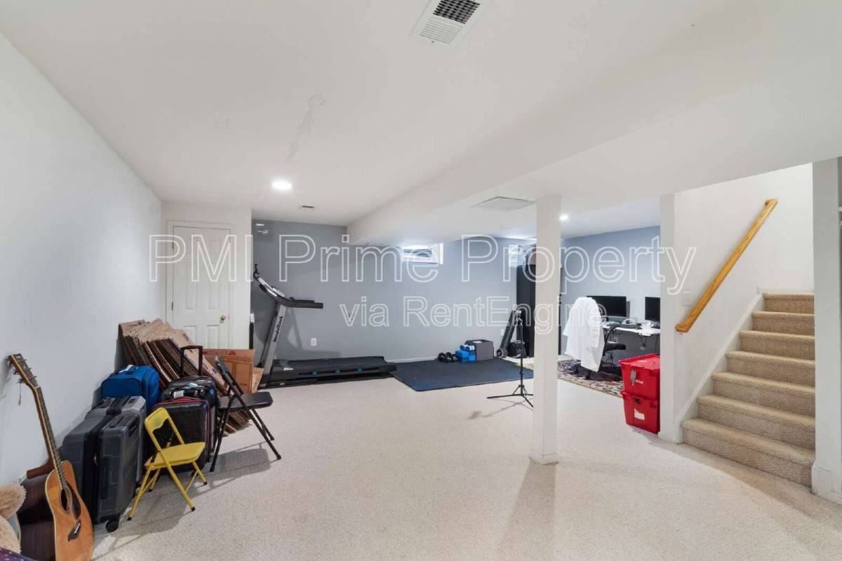 50 Battalion Dr - Photo 3 of 10