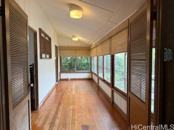 1933 Ualakaa St - Photo 3 of 12