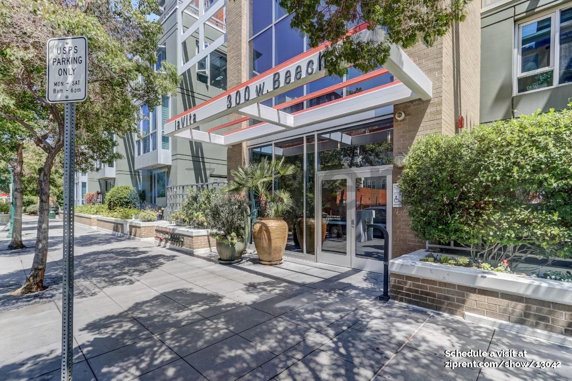 300 W Beech St #2101 - Photo 3 of 18