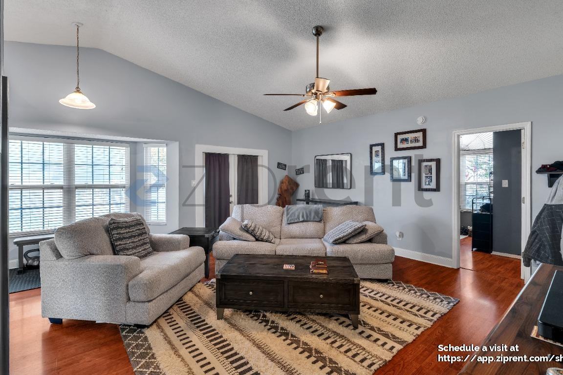 208 Pap Finn Ct - Photo 2 of 22