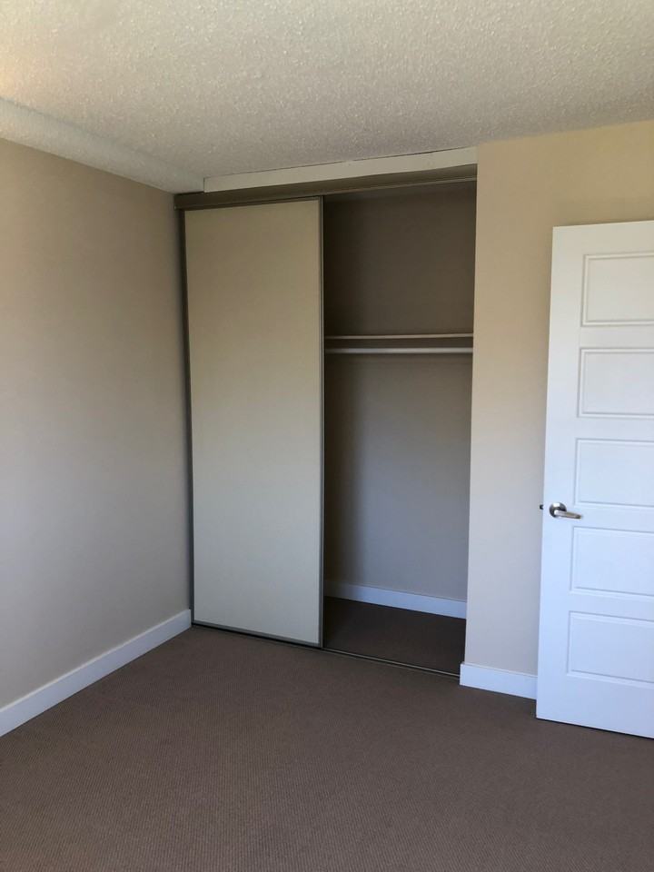 13570 - Photo 4 of 27