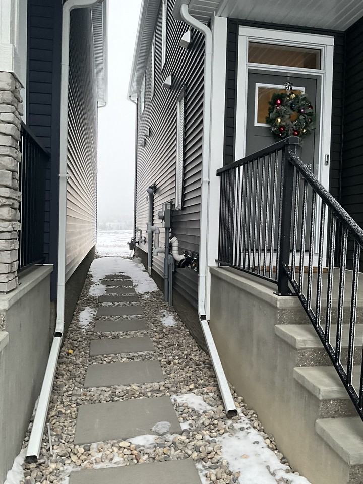 51 Creekstone Gardens - Photo 4 of 15