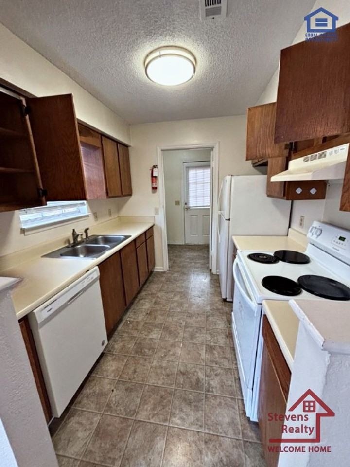 459 Oriole Dr #M6 - Photo 5 of 12