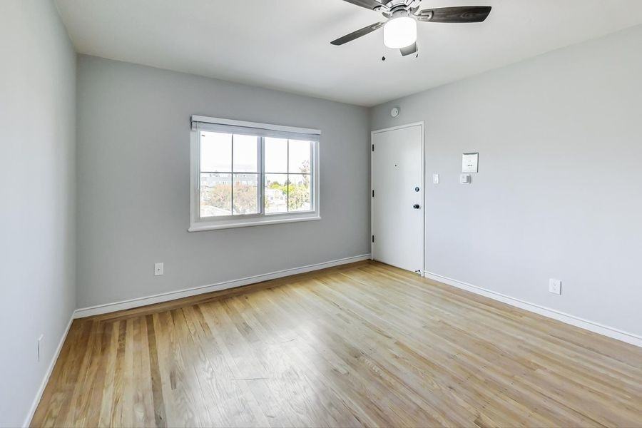 1441 University Ave #07 - Photo 2 of 16