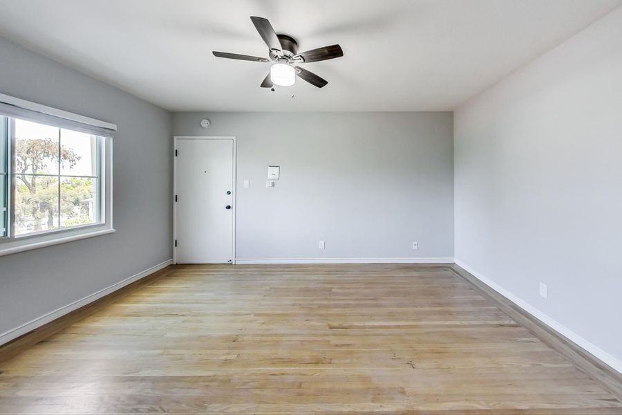 1441 University Ave #07 - Photo 3 of 16