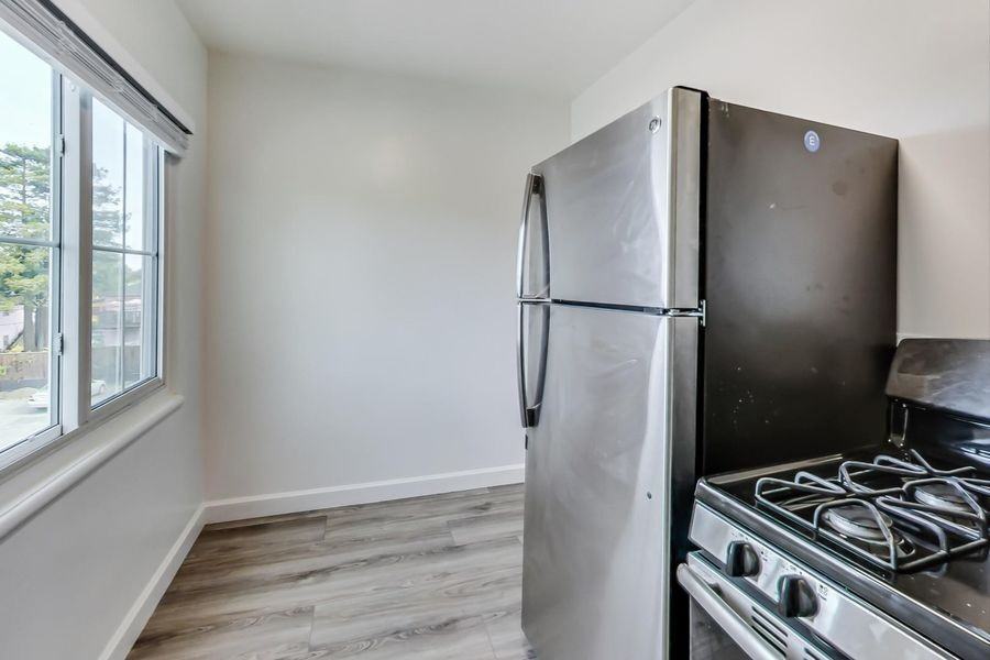 1441 University Ave #07 - Photo 7 of 16