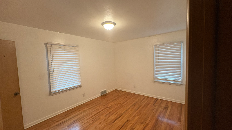 4322 N 54th St - Photo 5 of 20