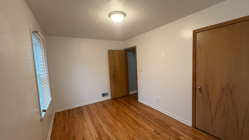 4322 N 54th St - Photo 6 of 20