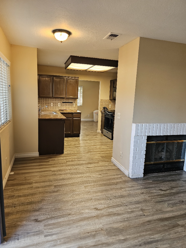 2064 Riverbirch Dr - Photo 2 of 7