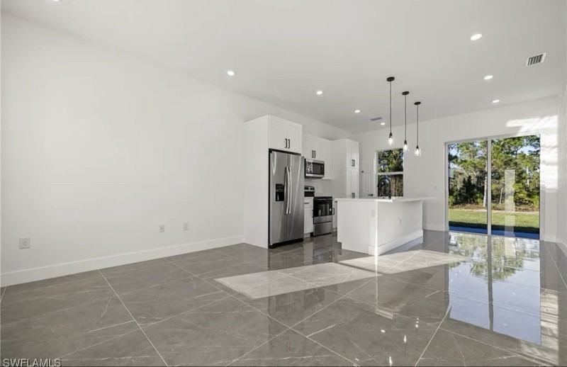 905 Wabasso Ct - Photo 2 of 15