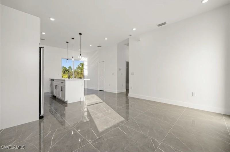 905 Wabasso Ct - Photo 3 of 15