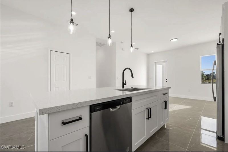 905 Wabasso Ct - Photo 5 of 15