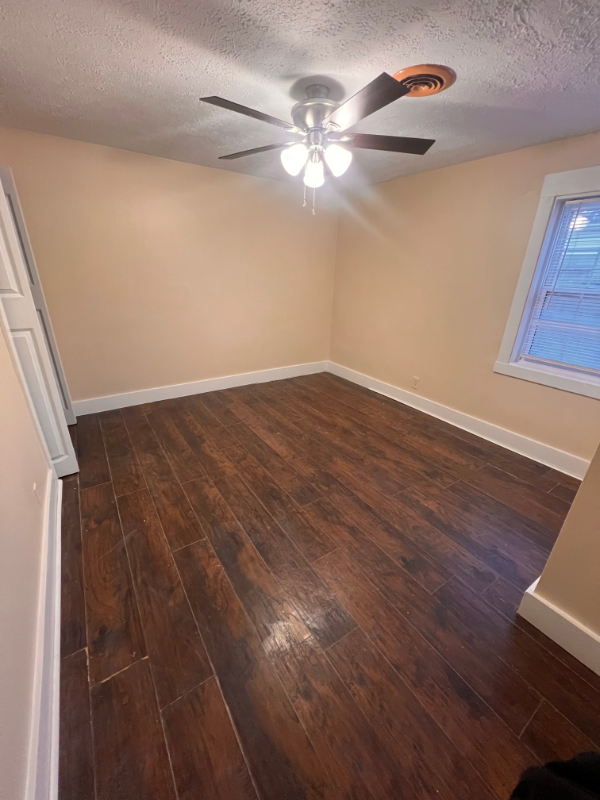 114 Kibbey Ave #C - Photo 5 of 10