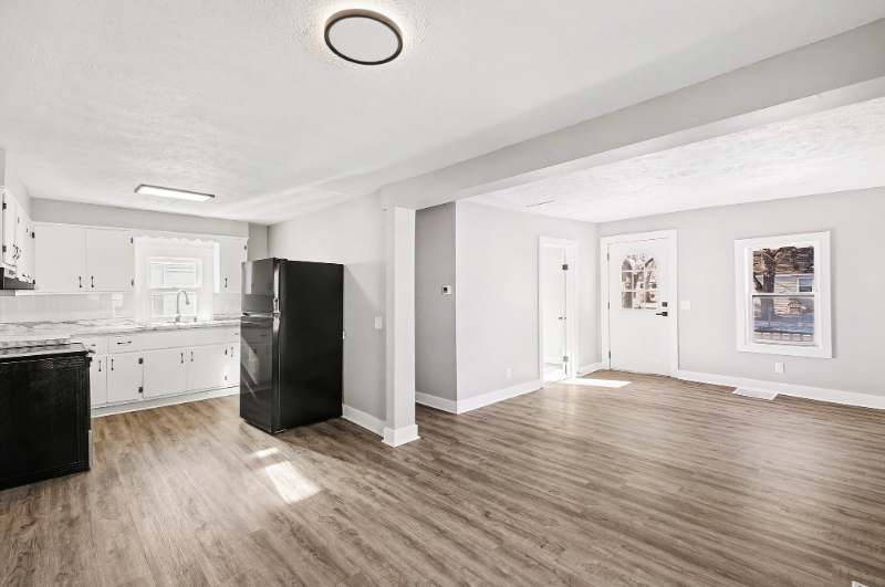 92 S Clarkson St - Photo 5 of 16