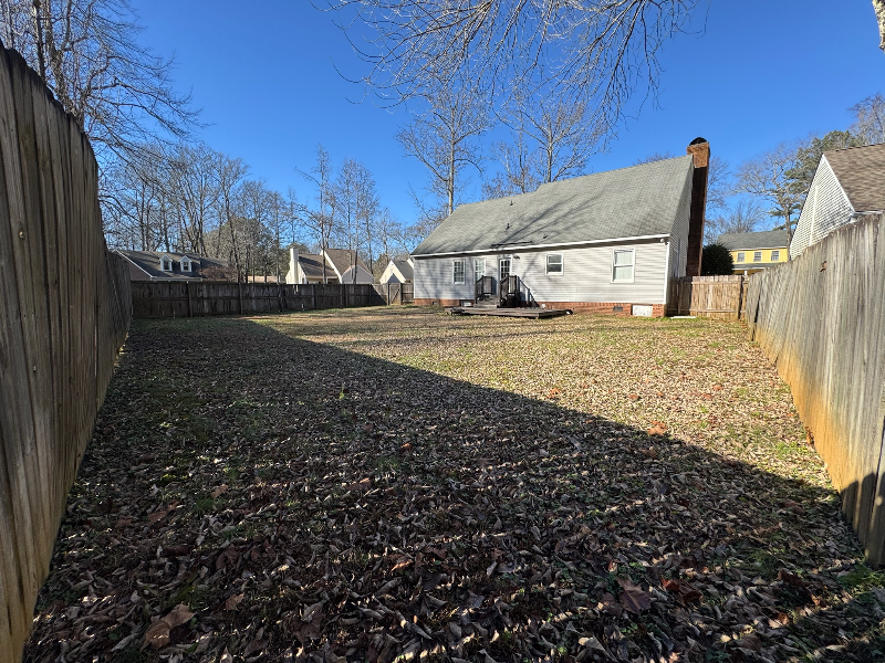 135 Suffolk Dr - Photo 5 of 20