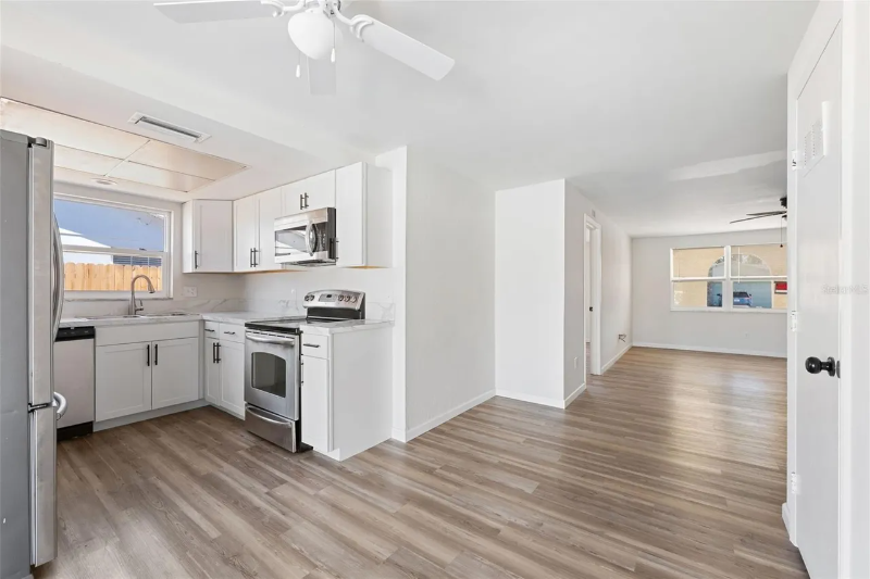 11967 106th Ct - Photo 5 of 15