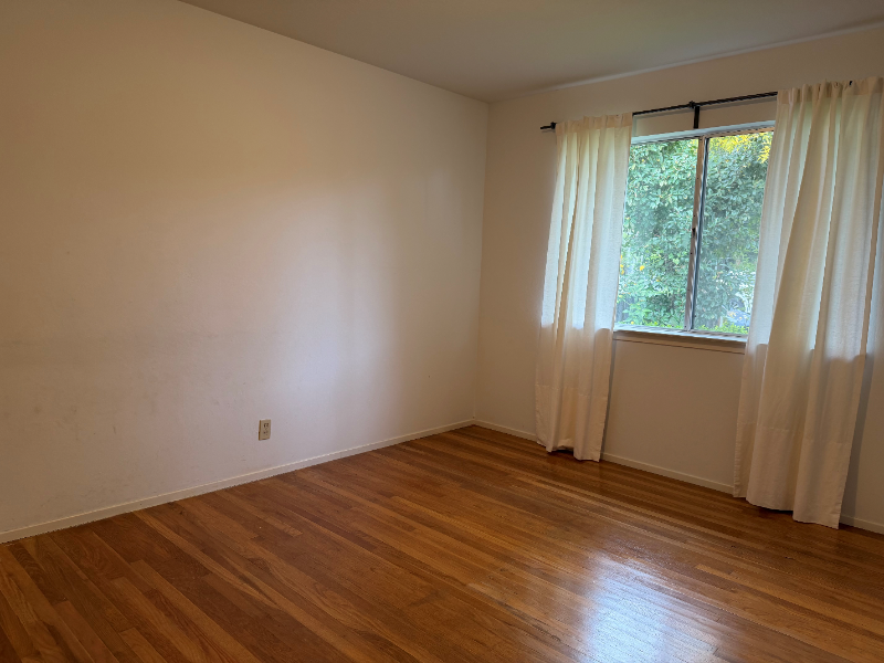 1941 Perry Ave - Photo 5 of 12